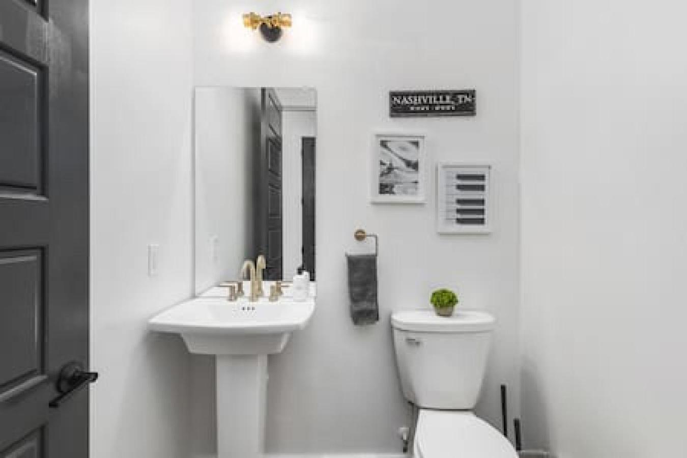 Spacious Home With Large Patio Rooftop Deck And Garage Nashville Ngoại thất bức ảnh